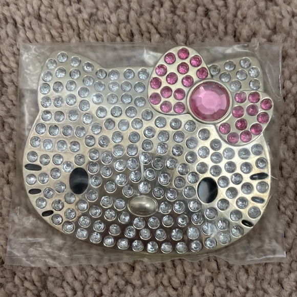 Hello Kitty x Sephora Compact Mirror - Picture 2 of 14